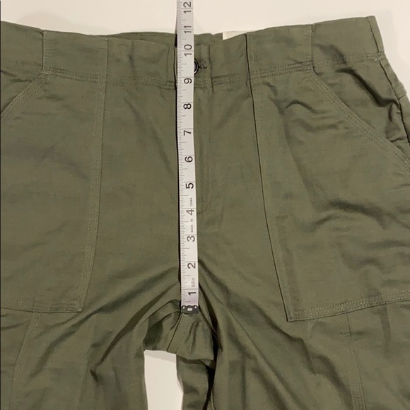 Christopher & Banks SZ 4 Olive Crop Pants D13 - Picture 11 of 12